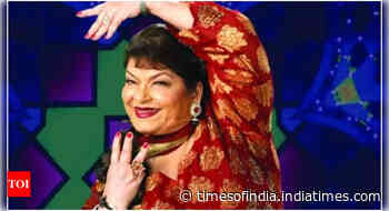 Aditya Chopra almost fired Saroj Khan from DDLJ