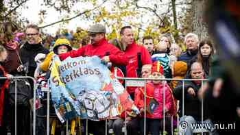 In beeld | Sint komt op druilerige zaterdag veilig aan wal in Vianen