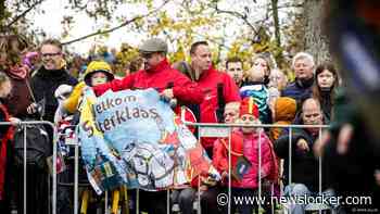 In beeld | Sint komt op druilerige zaterdag veilig aan wal in Vianen