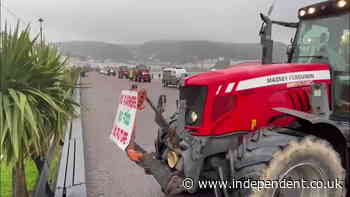 Farmers protest against Labour tax increase with huge tractor convoy: ‘Starmer farmer harmer’