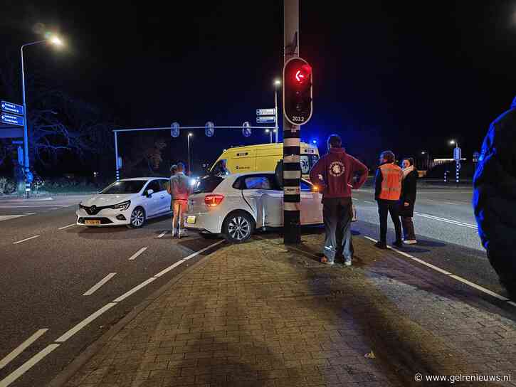 Forse schade na ongeval tussen twee auto’s