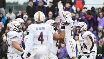 Laurier advances to Vanier Cup after blowing out Bishop's in Uteck Bowl