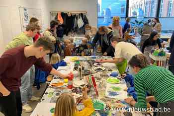 Kinderen leven zich uit met kleur tijdens Kunstendag