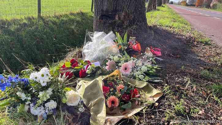 Bloemen voor overleden jongen na auto-crash in Rijsbergen