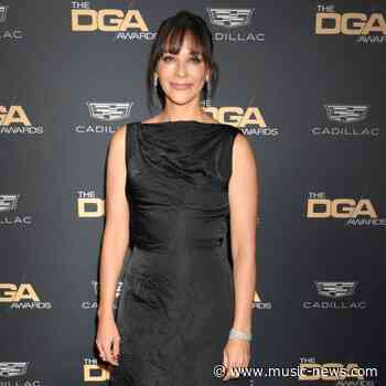 Rashida Jones accepts honorary Oscar for late father Quincy Jones