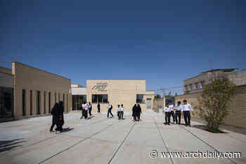 Frough-E-Mehr Secondary School  / Padiav Parth Architects