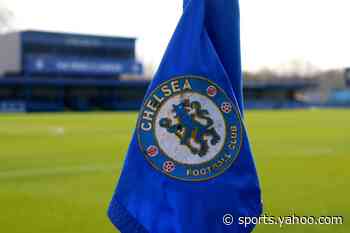 Chelsea’s teenage midfielder Brown signs first professional deal