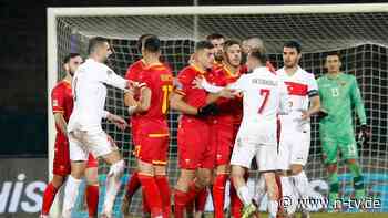 Wales und Tschechien steigen auf: Türkei verspielt Matchball, dann gibt's Handgreiflichkeiten