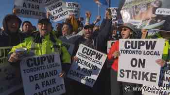 Service Canada holding 85,000 passports as Canada Post strike continues