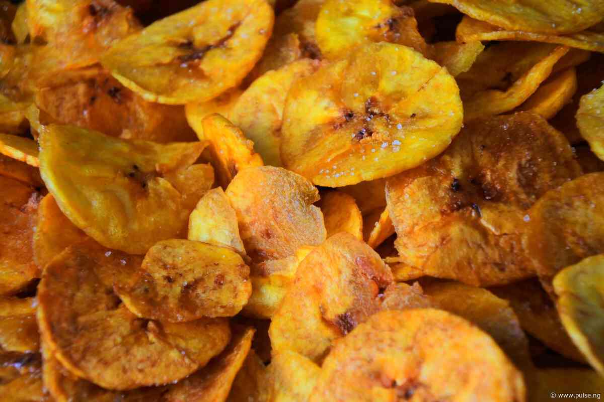 DIY Recipes: How to make crispy plantain chips at home