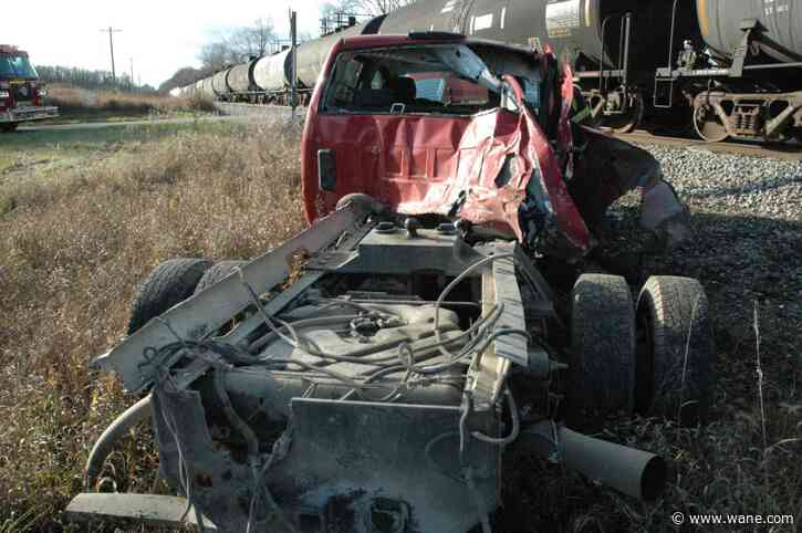 3 cattle dead after truck carrying livestock collides with train in Steuben County