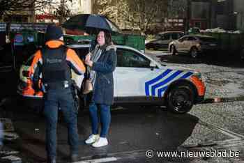 Familie aanwezig bij nachtelijke wedersamenstelling in zaak van agente die psychotische en geboeide Peter Goeman doodschoot