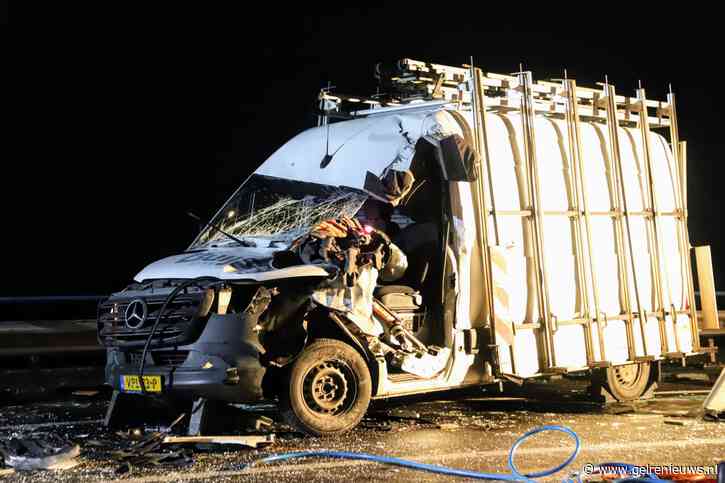 Ernstig ongeval met meerdere voertuigen, traumahelikopter geland