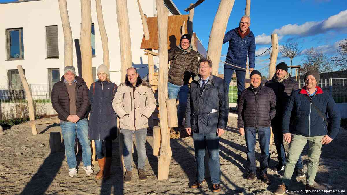 Rutsche, Schaukel und Klettermöglichkeiten: Der neue Spielplatz in Oberelchingen ist eröffnet