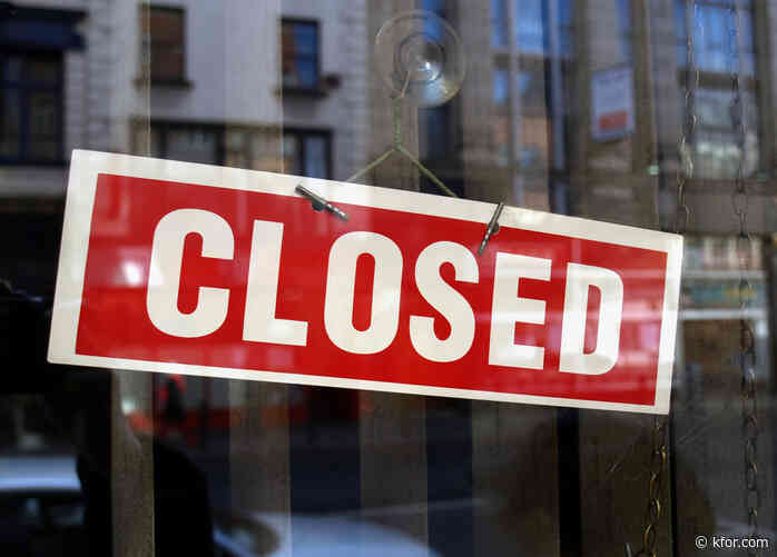 Which major retailers will be closed for Thanksgiving this year?