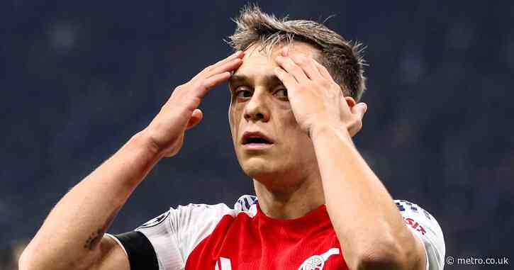 Arsenal fans blast ‘mistake’ with Leandro Trossard in talks over new contract