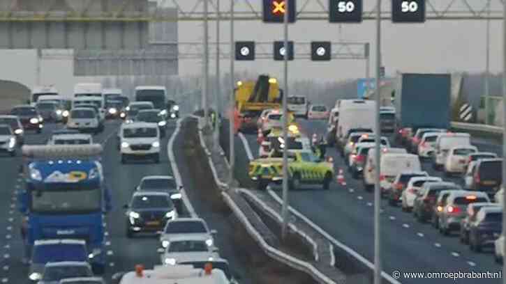 Ongeluk op A2: meer dan een uur vertraging