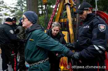 2 arrested during Greenpeace protest outside Stornoway residence in Ottawa