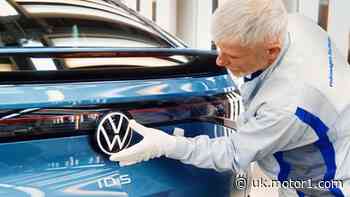 VW to workers: Time to tighten belts, 10 per cent pay cuts