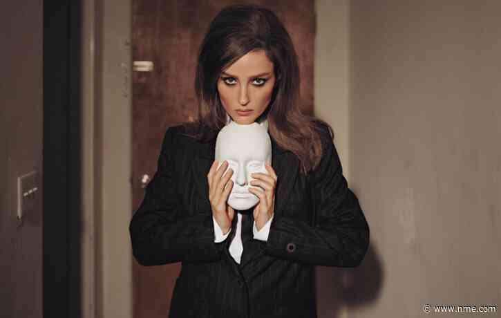 Banks announces fifth album ‘Off With Her Head’ with impassioned new single ‘Best Friends’