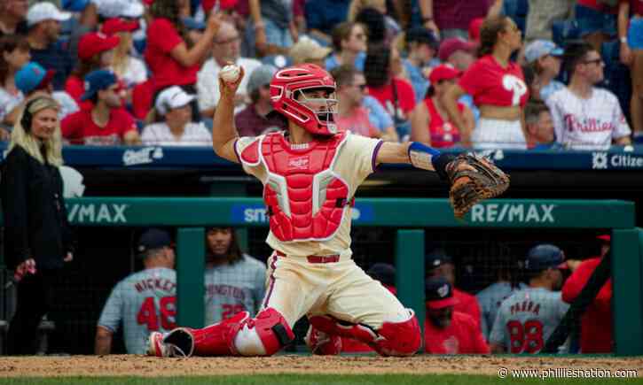 Phillies sign Garrett Stubbs to one-year deal