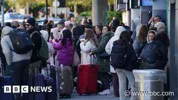 Two detained over Gatwick Airport &#39;suspect package&#39;