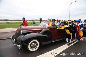 Oldtimer van Sint gooit roet in het eten bij intocht