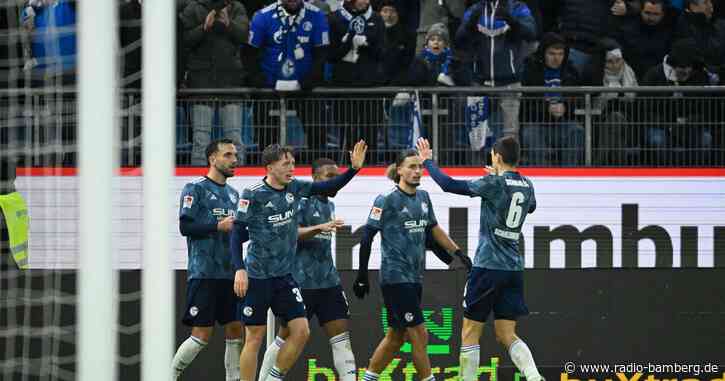 Schalke 04 erkämpft Punkt bei kriselndem HSV