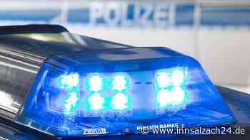 Mann (23) ohne Führerschein greift Polizisten mit Auto an und flüchtet