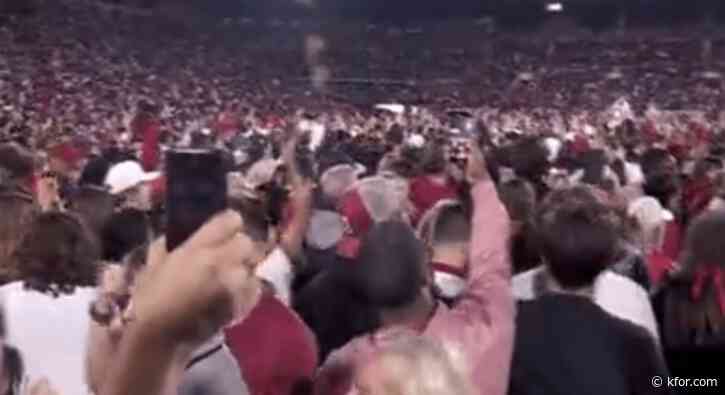 SEC fines OU $200,000 after fans rush onto field