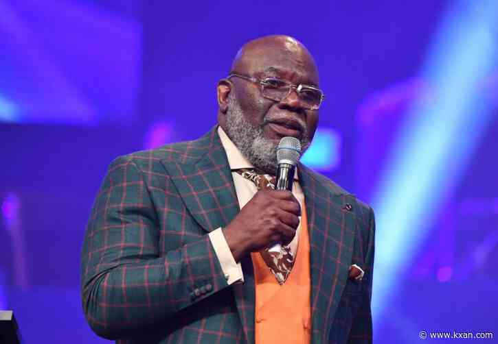 Bishop T.D. Jakes experiences 'health incident' during Sunday service