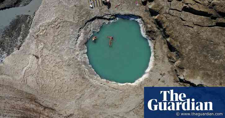 Dead Sea ‘white smokers’ provide early sinkhole warning, say scientists