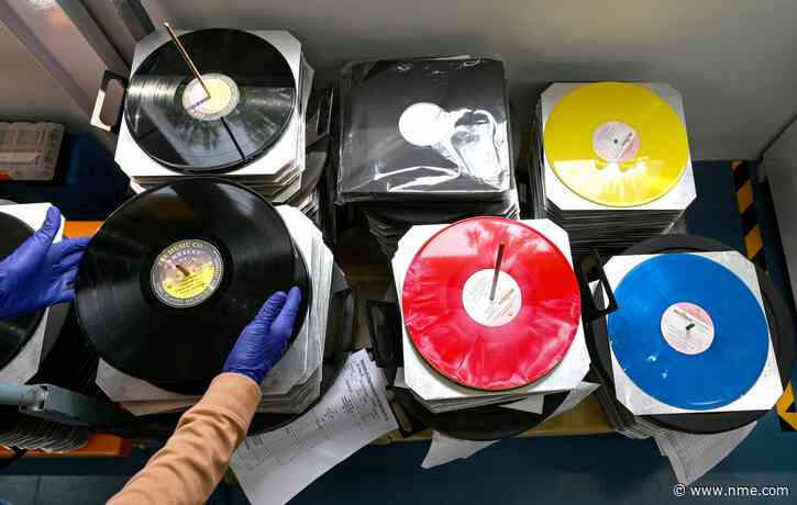 Dutch vinyl pressing plant Deepgrooves announces bankruptcy, accused of “fraud” by artists