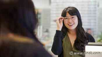 Getting New Glasses? This Is How to Pick the Best Glasses for Your Face Shape and Skin Color