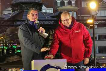 Bart Tommelein geeft startschot voor eindejaarsperiode in badstad, blikvanger opnieuw lichttunnel in winkelstraat