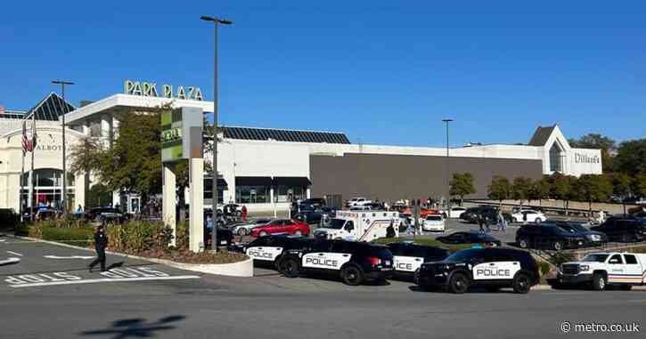 Black Friday shooting at mall leaves three shoppers wounded