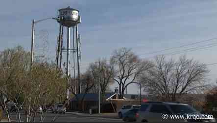 It is now illegal to stand on certain medians in Village of Los Lunas