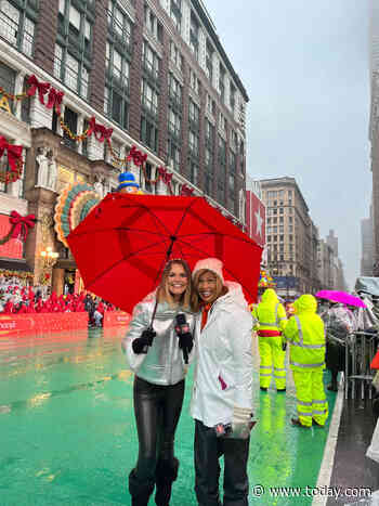 See Hoda Kotbs's 'secret signal' for Jenna Bush Hager at the Thanksgiving Parade