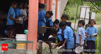 Midday meal cooks' pay stuck at 2009 level in 10 states/UTs