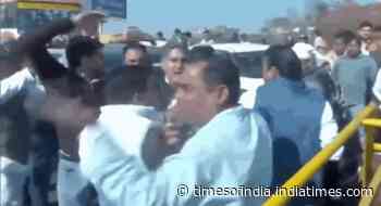 Watch: Irate commuters clash with Congress workers at Ghazipur border