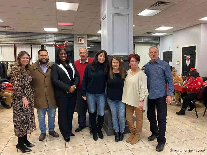 Morris Park Community Association holds Christmas party