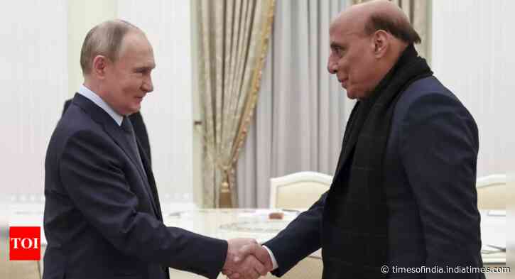 Defence minister Rajnath Singh meets Putin in Moscow, says India will continue to stand by Russia