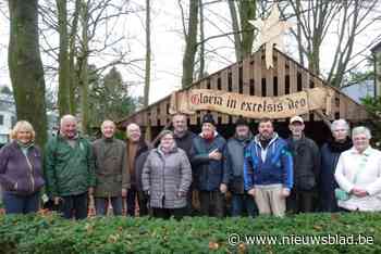 Heemkring zorgt weer voor kerststal naast Heidekapel