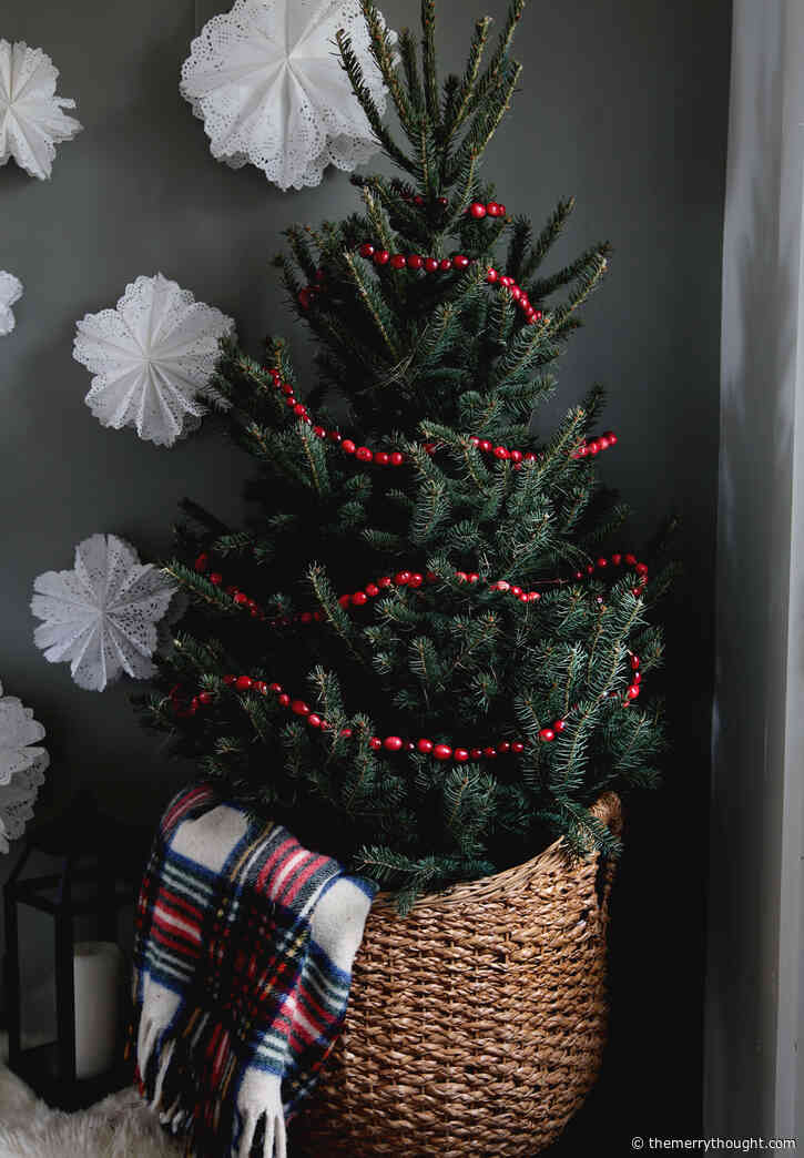 How to Make a DIY Cranberry Garland