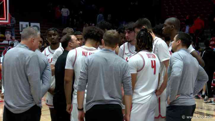 Lobos cruise past Western New Mexico