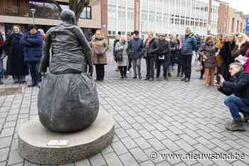 Een Rinus Van de Velde in CC Binder en twee verliefde guillotines in Park Fort Liezele: tiende KIP-route langs internationale kunst in het Puurse straatbeeld