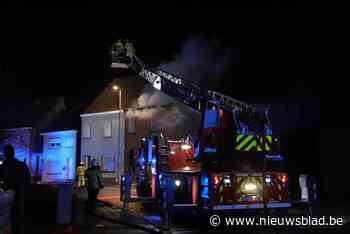 Huis gaat volledig in vlammen op na zware brand in Aalst