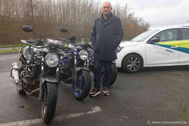 Erik (59) rijdt met groep van 20 kerstmannen-en vrouwen met de motor door de Denderstreek: “Het positieve van het motorrijden tonen”