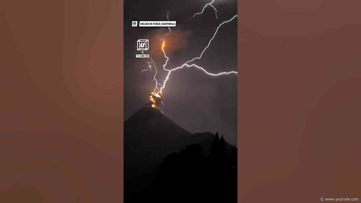 Epic lightning strikes a volcano 🌋⚡️         🎥: TikTok / danii_vee