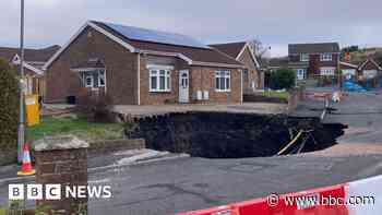 Sinkhole road residents can go home for Christmas